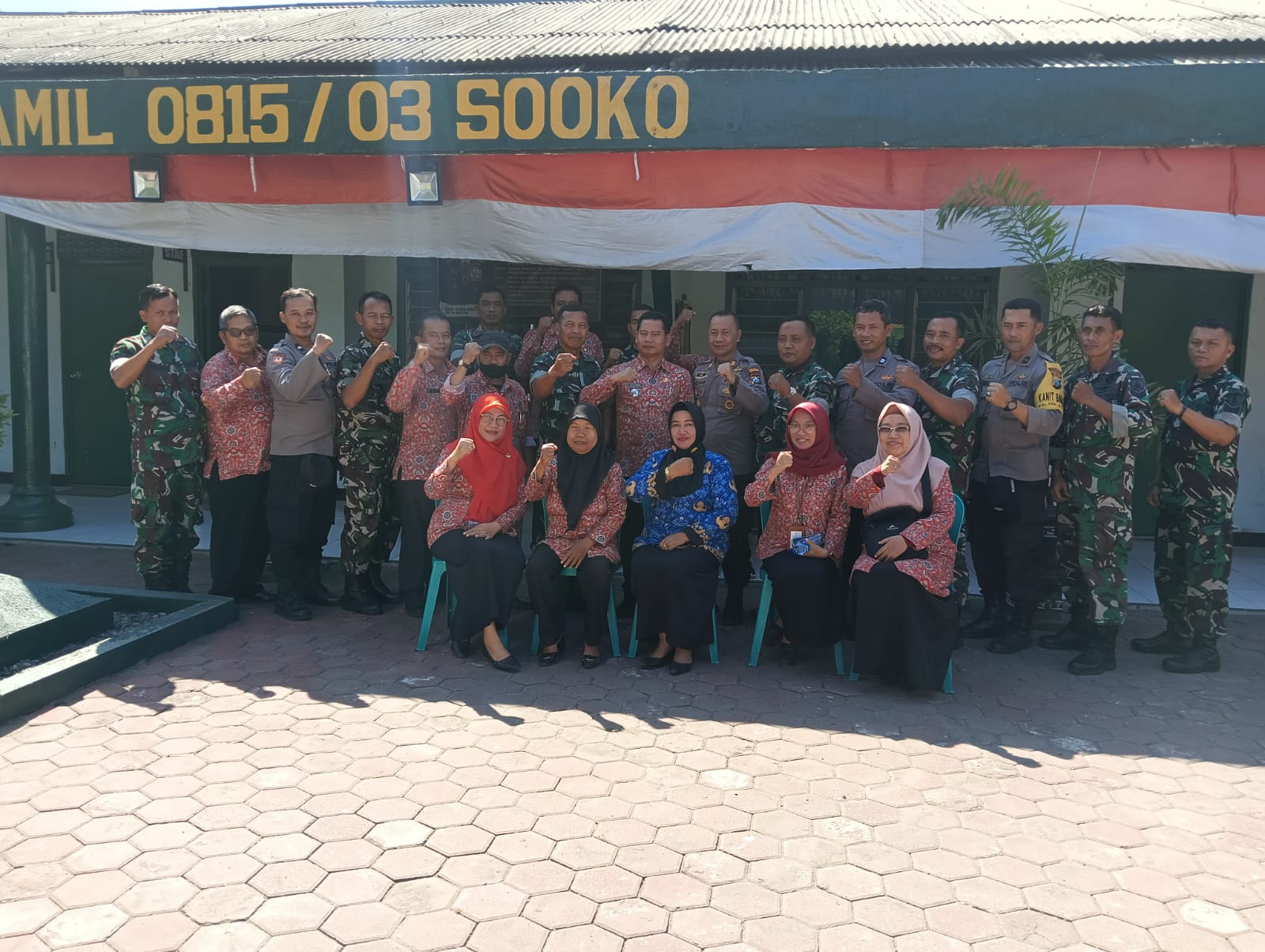 Tasyakuran dalam rangka HUT TNI KE 78 bertempat di Makoramil 0815/03-SOOKO